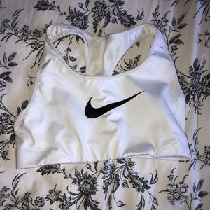 White nike sports bra